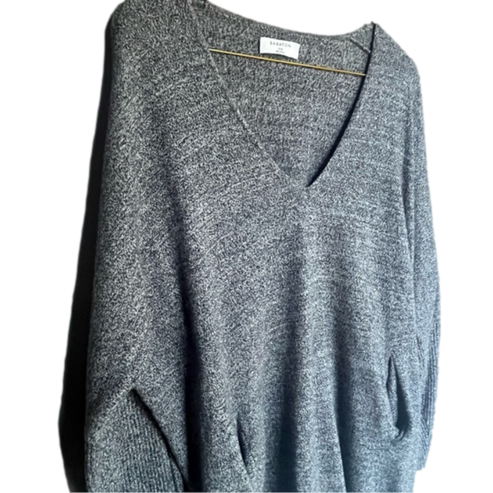 Aritzia Babaton Baylor Sweater Minimalist Oversized V-Neck Wool Linen S/M Gray - Picture 5 of 11